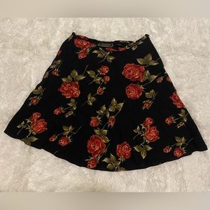 Floral Skirt - Champagne Internationals Express Marque Deposée - Size Medium